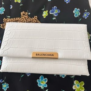 Balenciaga
Triplet Bag Crossbody